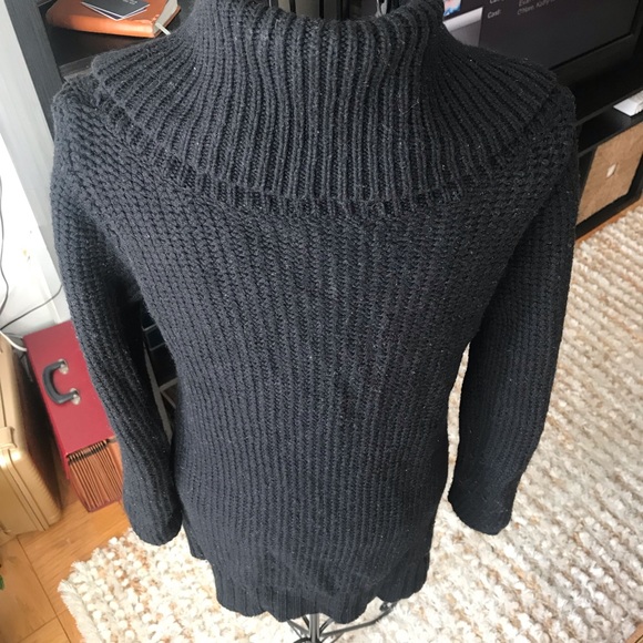 Old Navy Sweater - Picture 4 of 6